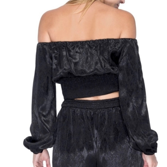 AFRM Small Black Off the Shoulder Top - Picture 2 of 5